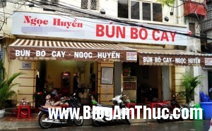 bunpinboluoibogionsansatphohoama 2e5b7 300x186 Quán bún pín bò, lưỡi bò theo kiểu Đà Nẵng ngon nổi tiếng Hà Nội