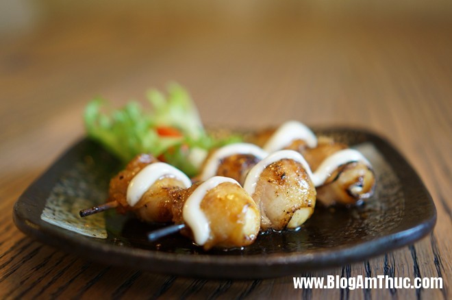 2Ba Roi Cuon Trung Cut Đến nhà hàng Nhật YummyQ thưởng thức món nướng siêu rẻ