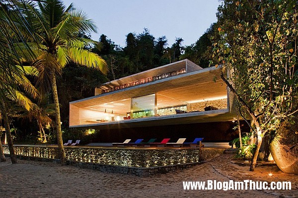 14196173ffd508236c10045e2d33b839 Ngôi nhà hình khối nằm trên bãi biển đẹp ở Rio de Janeiro