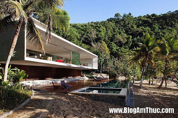 bd74d91a5e9154456f16dcd5408cf5b9 Ngôi nhà hình khối nằm trên bãi biển đẹp ở Rio de Janeiro