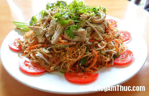 Cách làm nộm gà hoa chuối vị ngon khó cưỡng, cả nhà mê
