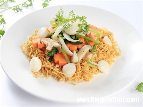 Ngon miệng với mì gói xào sò điệp | Blog Ẩm Thực - Thế Giới Ẩm Thực - Món Ăn Ngon Việt Nam &amp; Thế Giới