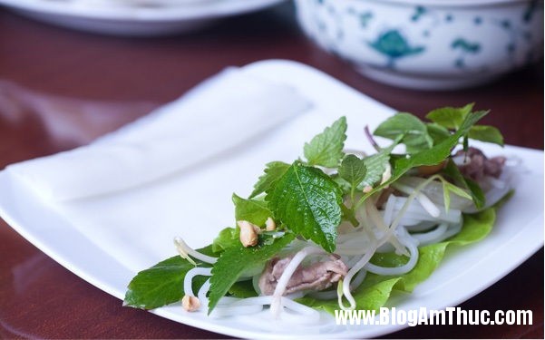 cach lam pho cuon ha noi ngon dung dieu cho gia dinh 2 Tìm hiểu 5 món ăn ngon cho ngày 2/9 đầy ý nghĩa