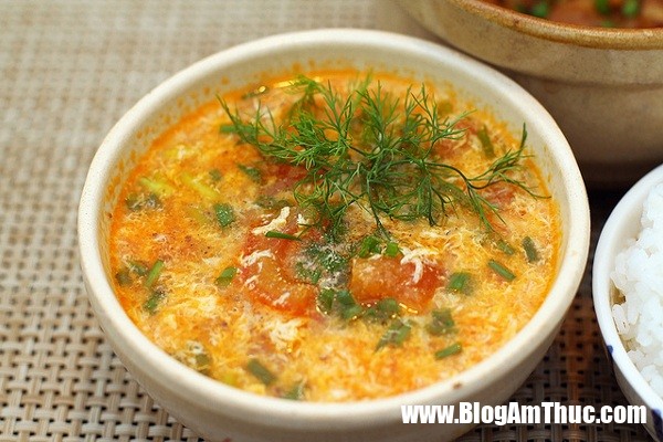canh trung ca chua Cách nấu món canh trứng cà chua ngon bổ dưỡng cho bé dễ ăn