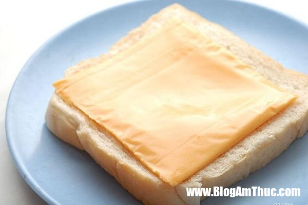 lam banh mi sandwich 31 Bửa sáng tiện lợi và bổ dưỡng với bánh mì Sandwich