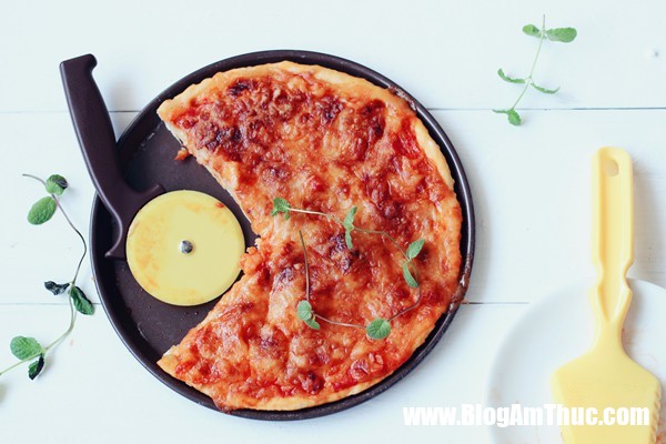 pizza ca 5 15338887415431624392024 Công thức pizza cá này đảm bảo cả nhà bạn sẽ thích ngay từ miếng đầu tiên