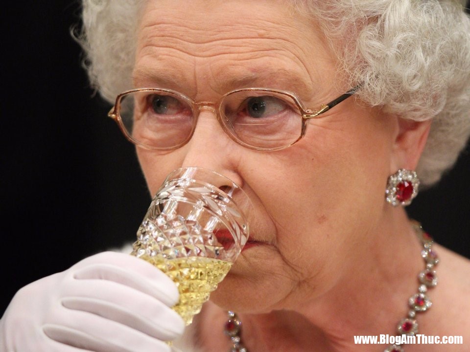 111 Soi ẩm thực hoàng gia từ bữa ăn của Nữ hoàng Anh