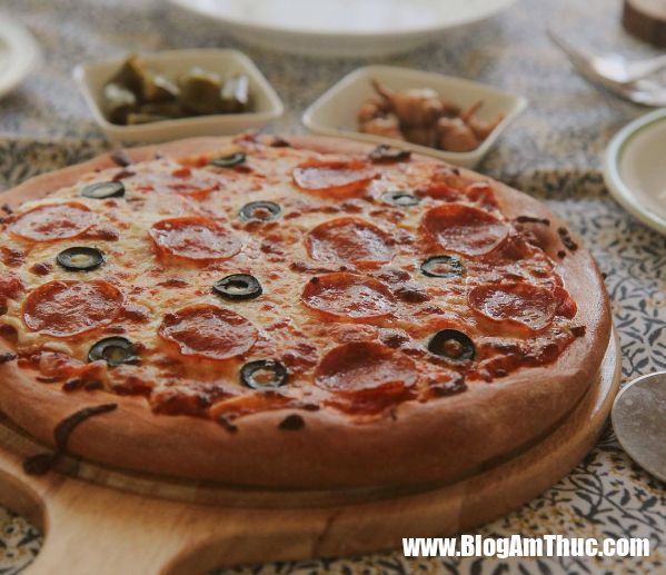 pizza pepperoni 13 15528088680331711256420 Mẹ đảm muốn làm pizza tại nhà hãy dựa theo công thức này