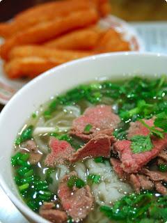 Bí quyết nấu phở bò tuyệt ngon 240 320 bi quyet nau pho bo ngon tuyet 0ab3 Bí quyết nấu phở bò Miền Bắc ngon tuyệt