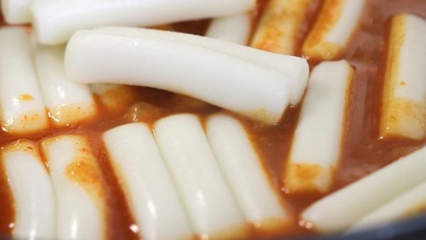 600 338 tteokbokki mon ngon xu kim chi 55ae Bánh gạo (Tteokbokki) – món ngon xứ Kim chi