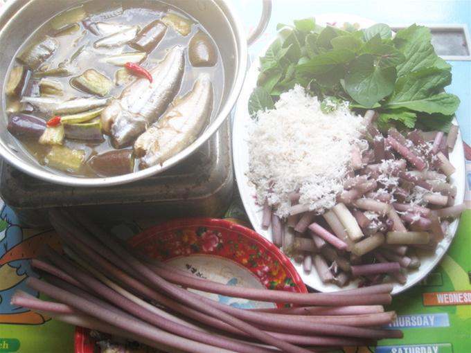 Bông súng - dừa nạo chấm mắm kho 680 510 mam kho bong sung du vi que d941 Mắm kho bông súng Dư vị miền quên Nam bộ